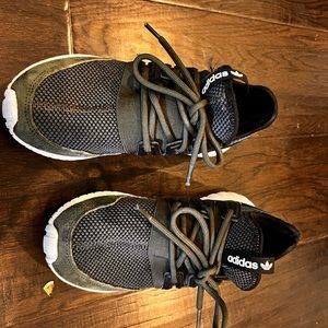 Adidas tubular shoes